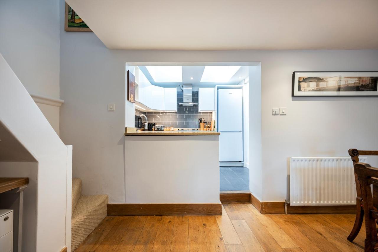 Delightful Bird Sisters Cottage With Free Parking Hove Esterno foto
