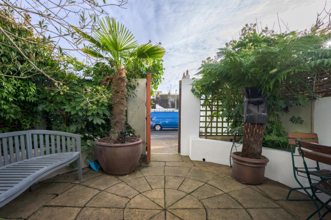 Delightful Bird Sisters Cottage With Free Parking Hove Esterno foto