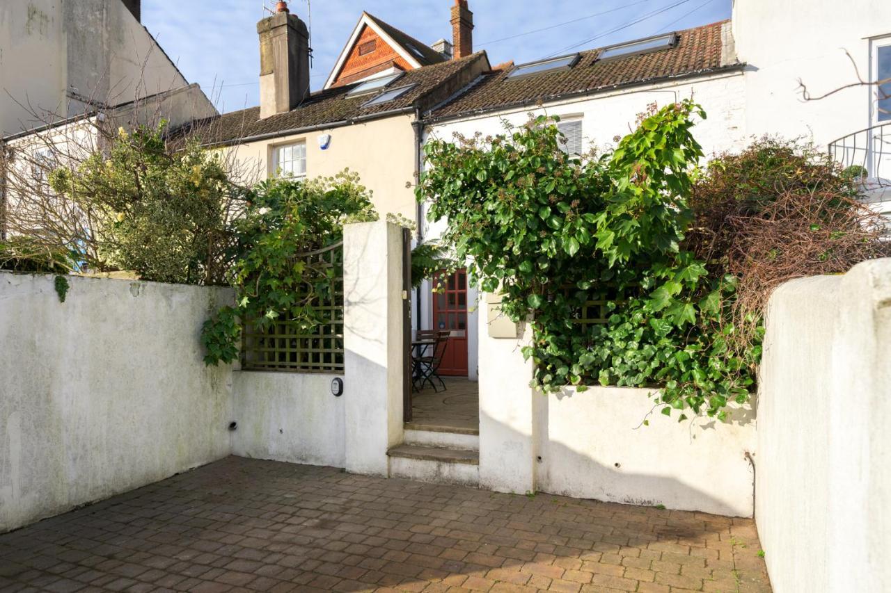 Delightful Bird Sisters Cottage With Free Parking Hove Esterno foto