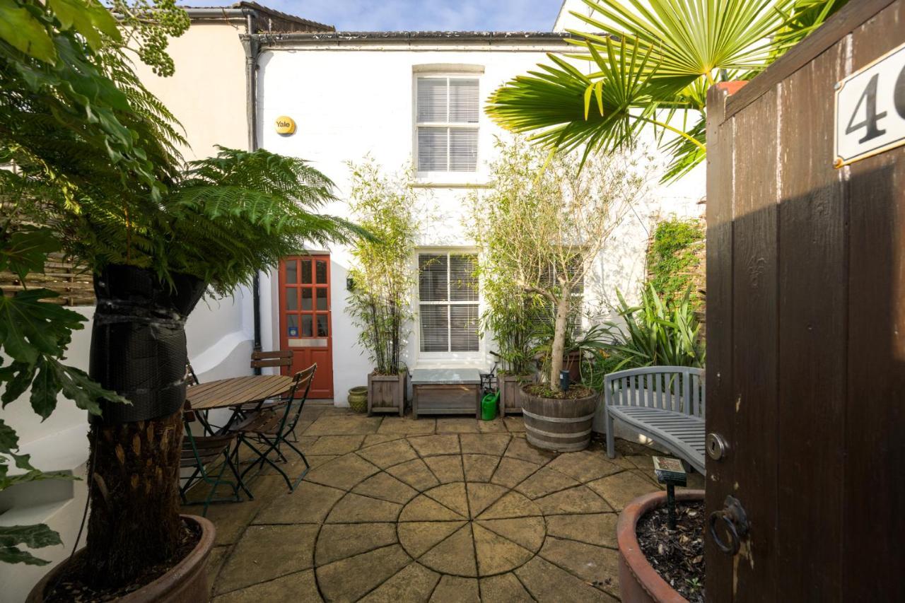 Delightful Bird Sisters Cottage With Free Parking Hove Esterno foto