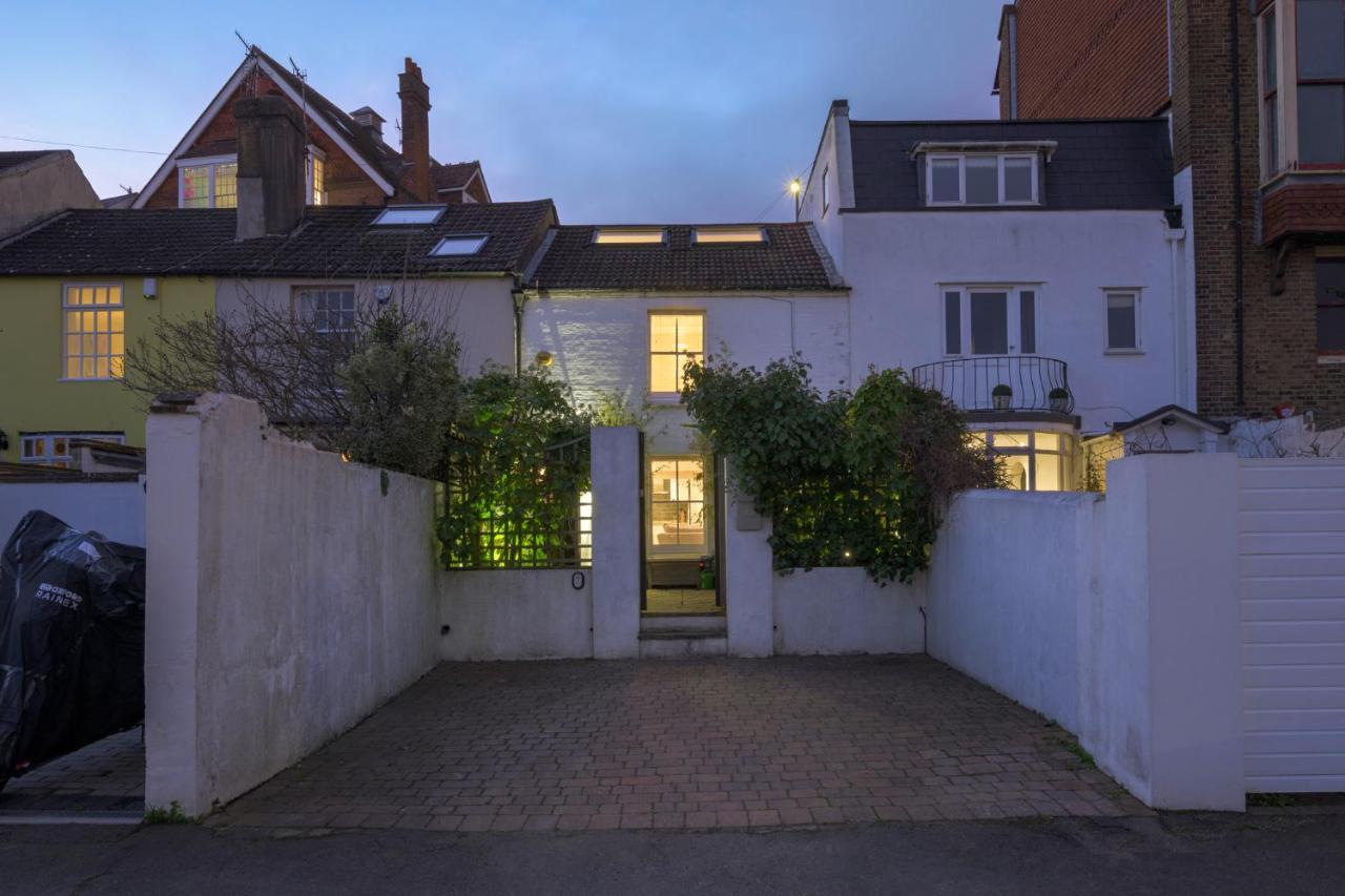 Delightful Bird Sisters Cottage With Free Parking Hove Esterno foto