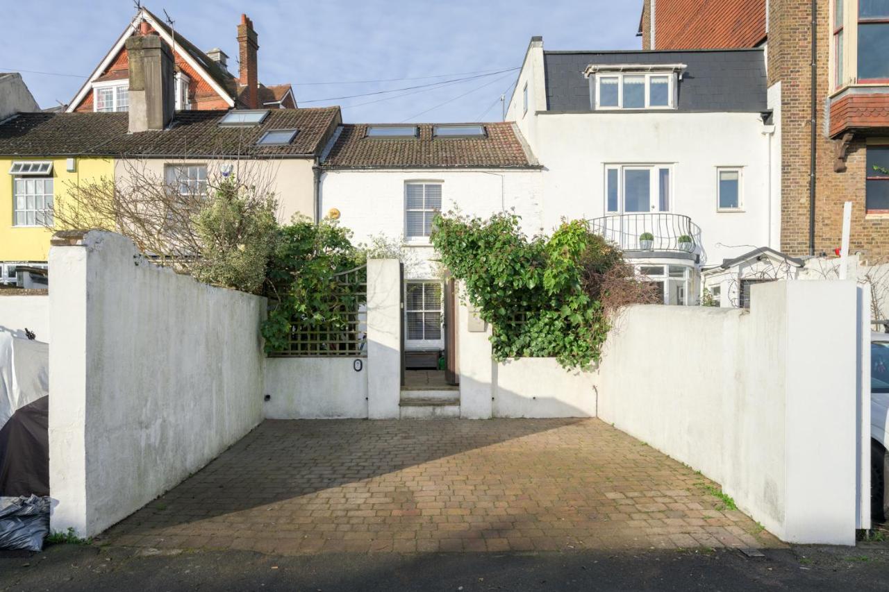 Delightful Bird Sisters Cottage With Free Parking Hove Esterno foto